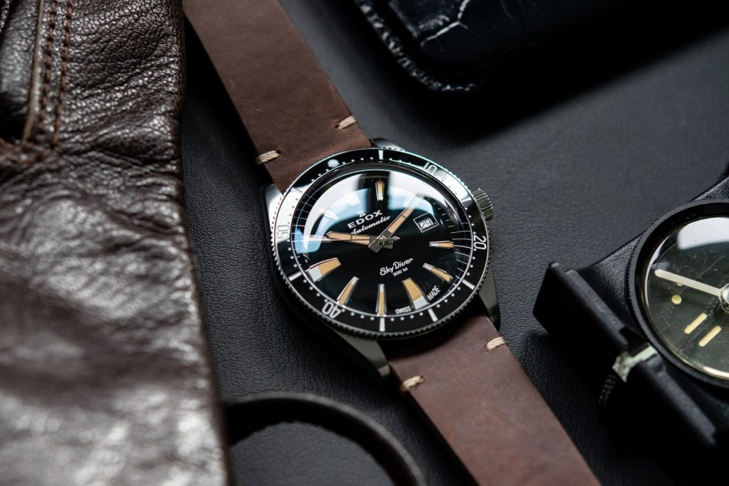 Honouring the Edox heritage of classic models designed for paratroopers and the military in the 1960s and 1970s, SkyDiver Limited Edition combines the best of two worlds – the no-nonsense functionality of a dive watch and the style and aesthetics of a precision pilot’s watch.