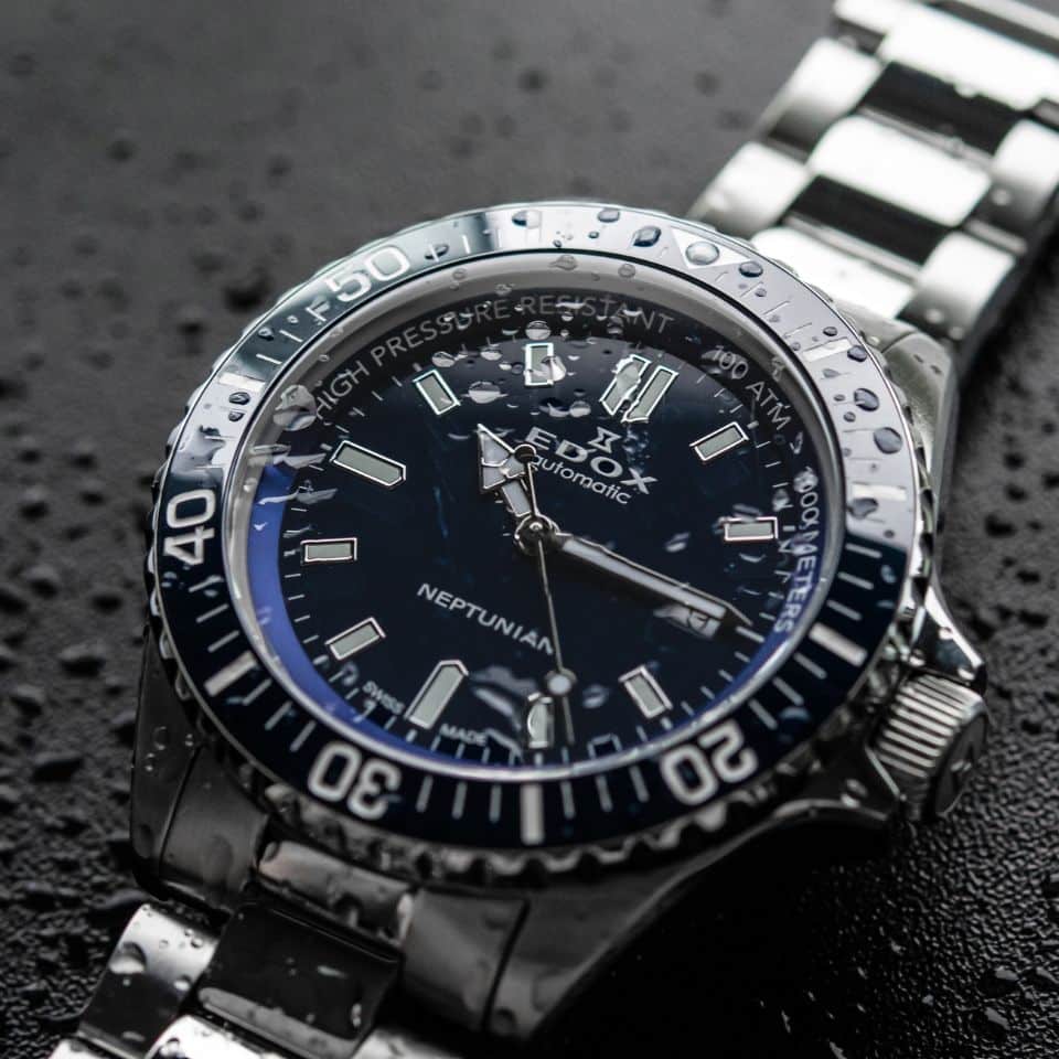 You’ll never miss the seascape thanks to the dark ­midnight blue dial of the new Edox Neptunian, which reminds us the ocean colours and its immensity.